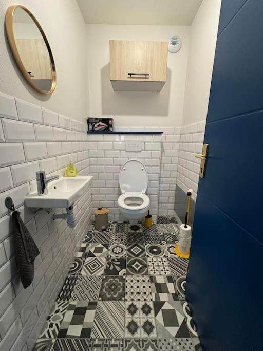 Charmante Maison Renovee Centre-Ville Balbigny المظهر الخارجي الصورة
