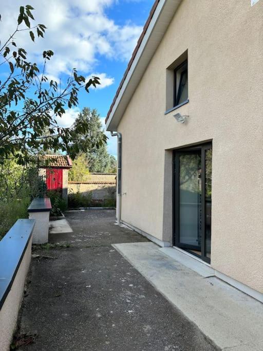 Charmante Maison Renovee Centre-Ville Balbigny المظهر الخارجي الصورة